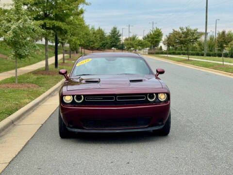 2019 Dodge Challenger SXT RWD photo
