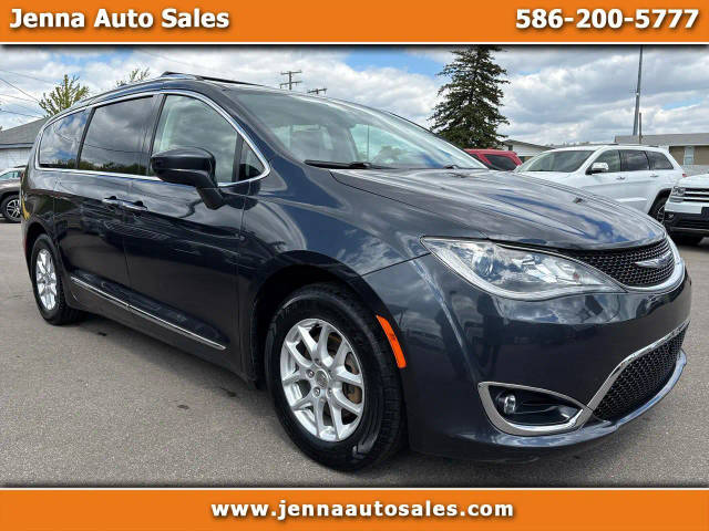 2020 Chrysler Pacifica Minivan Touring L FWD photo