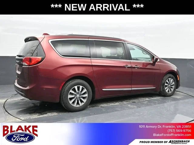 2020 Chrysler Pacifica Minivan Touring L Plus FWD photo