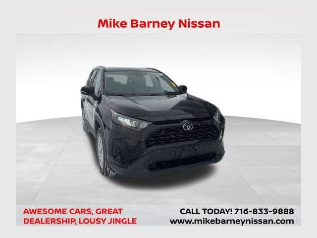 2020 Toyota RAV4 LE AWD photo