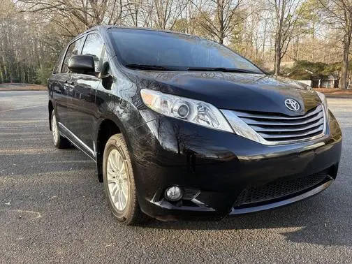 2015 Toyota Sienna XLE Premium FWD photo