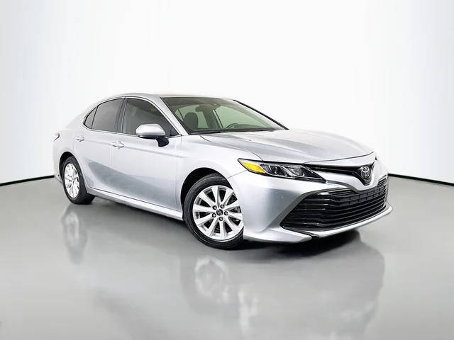 2020 Toyota Camry LE FWD photo
