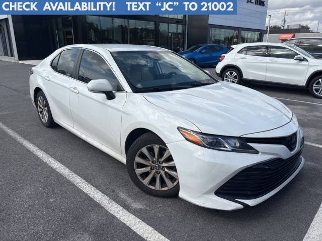 2020 Toyota Camry LE FWD photo