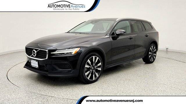 2020 Volvo V60 Cross Country  AWD photo