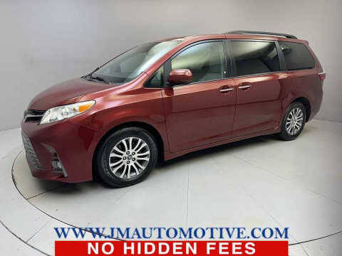 2018 Toyota Sienna XLE FWD photo