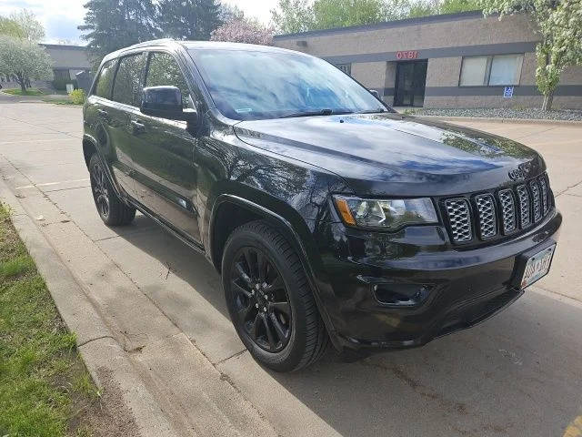 2019 Jeep Grand Cherokee Altitude 4WD photo