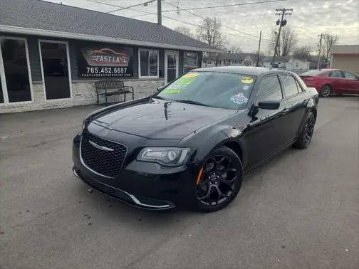2019 Chrysler 300 Touring RWD photo