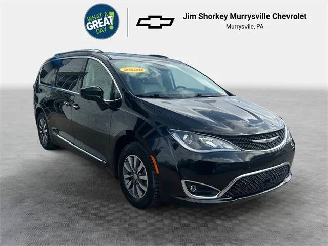 2020 Chrysler Pacifica Minivan Touring L Plus FWD photo
