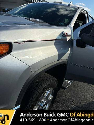 2020 Chevrolet Silverado 3500HD LTZ 4WD photo