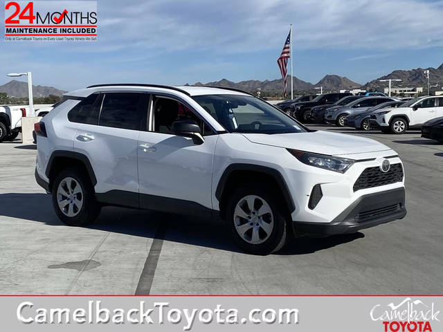 2020 Toyota RAV4 LE FWD photo
