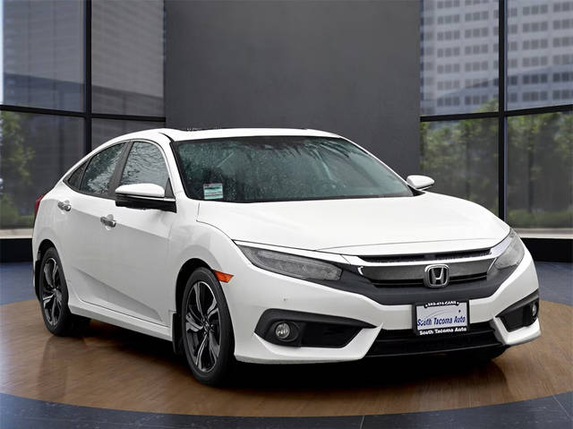 2017 Honda Civic Touring FWD photo