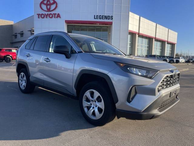 2019 Toyota RAV4 LE AWD photo