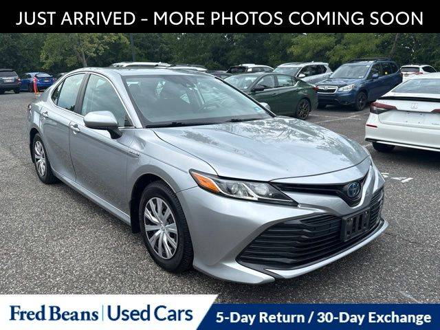 2020 Toyota Camry Hybrid LE FWD photo