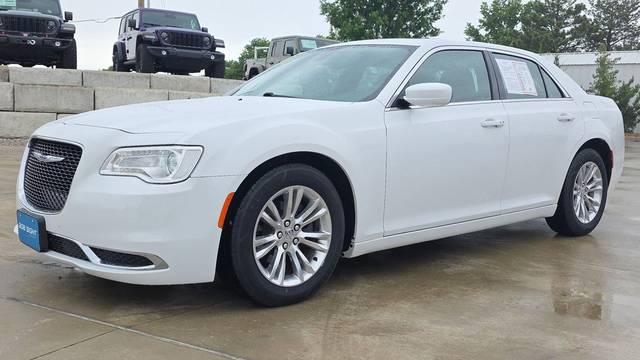 2019 Chrysler 300 Touring RWD photo