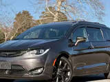 2020 Chrysler Pacifica Minivan Limited 35th Anniversary FWD photo