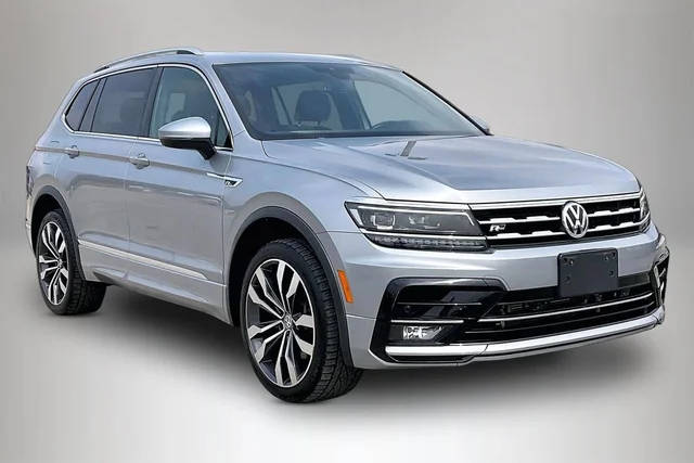 2020 Volkswagen Tiguan SEL Premium R-Line AWD photo