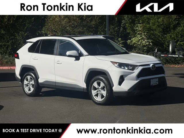 2019 Toyota RAV4 XLE AWD photo