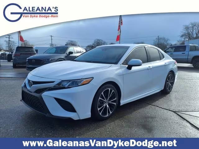 2019 Toyota Camry SE FWD photo