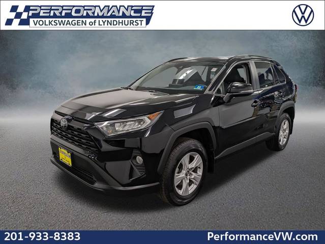 2020 Toyota RAV4 XLE AWD photo