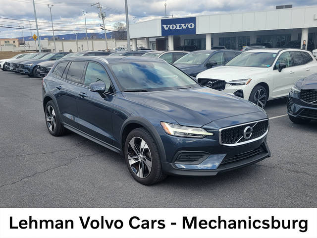 2020 Volvo V60 Cross Country  AWD photo