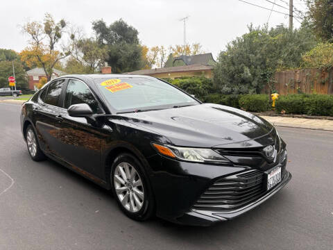 2019 Toyota Camry LE FWD photo