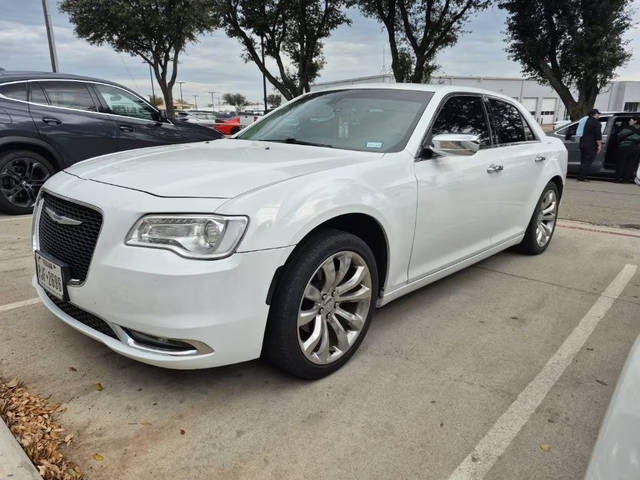 2019 Chrysler 300 Limited RWD photo