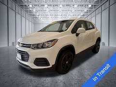 2020 Chevrolet Trax LS AWD photo