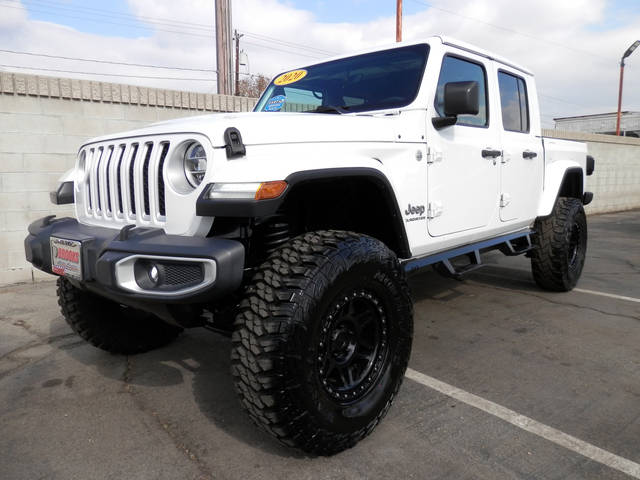 2020 Jeep Gladiator Overland 4WD photo