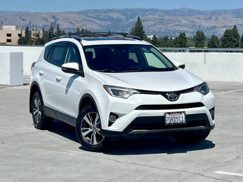 2017 Toyota RAV4 XLE FWD photo