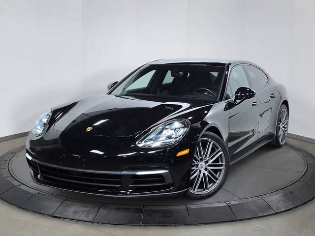 2020 Porsche Panamera RWD photo
