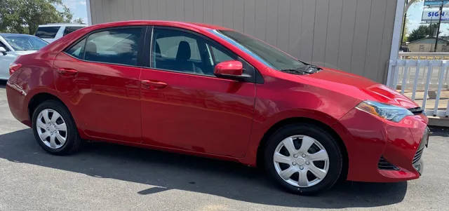 2019 Toyota Corolla LE FWD photo