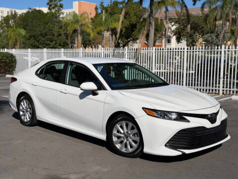 2020 Toyota Camry LE FWD photo