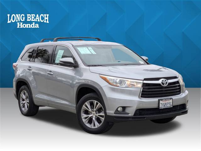 2015 Toyota Highlander LE Plus FWD photo