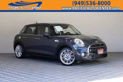 2020 MINI Hardtop 2 Door Oxford Edition FWD photo