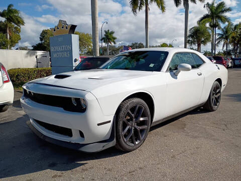 2020 Dodge Challenger SXT RWD photo