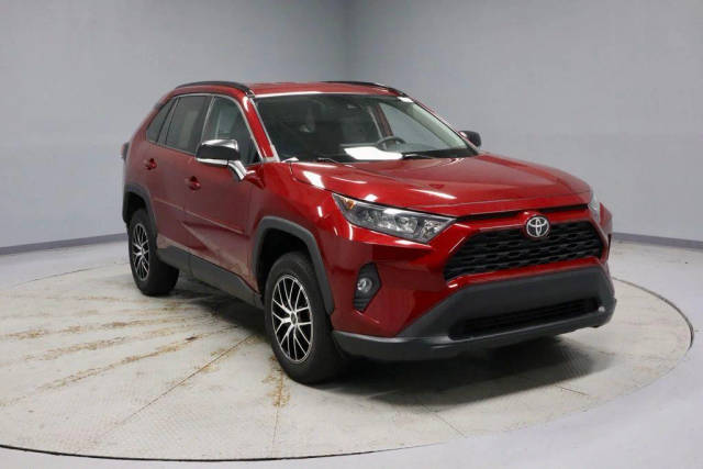 2020 Toyota RAV4 LE FWD photo