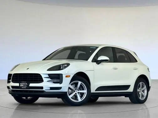 2020 Porsche Macan  AWD photo