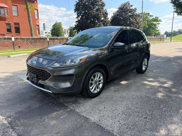 2020 Ford Escape SE FWD photo