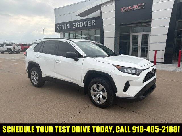 2020 Toyota RAV4 LE FWD photo