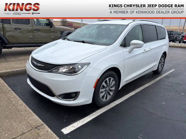 2020 Chrysler Pacifica Minivan Touring L Plus FWD photo