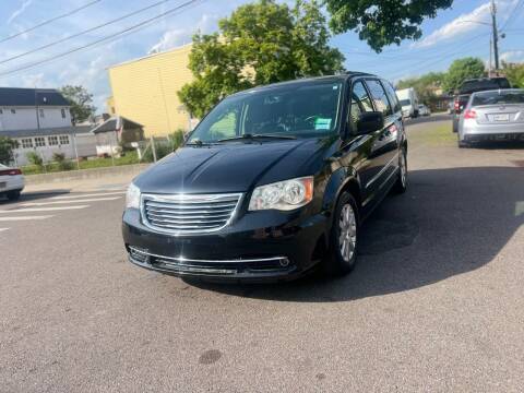 2015 Chrysler Town and Country Touring FWD photo