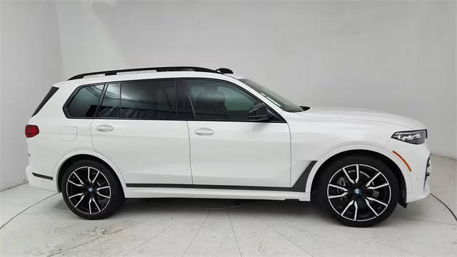 2020 BMW X7 xDrive40i AWD photo