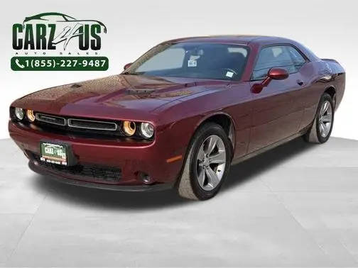 2018 Dodge Challenger SXT RWD photo