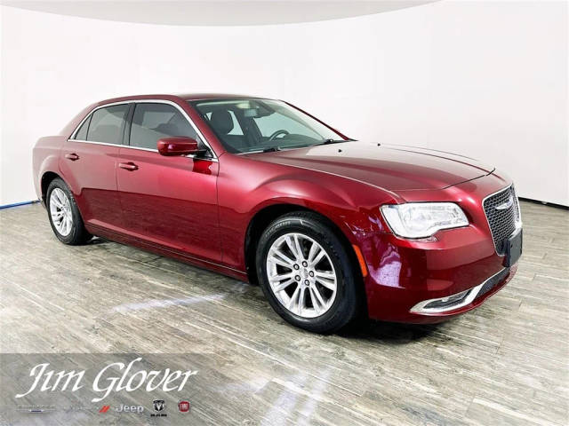 2020 Chrysler 300 Touring RWD photo