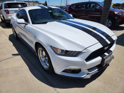 2015 Ford Mustang EcoBoost Premium RWD photo