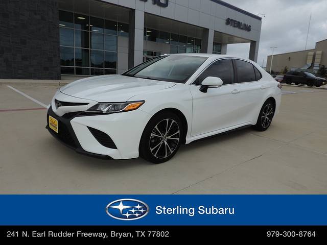 2020 Toyota Camry SE FWD photo