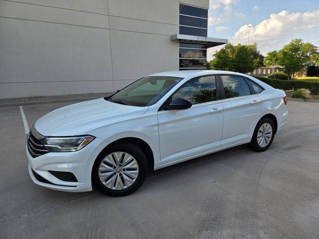 2019 Volkswagen Jetta R-Line FWD photo