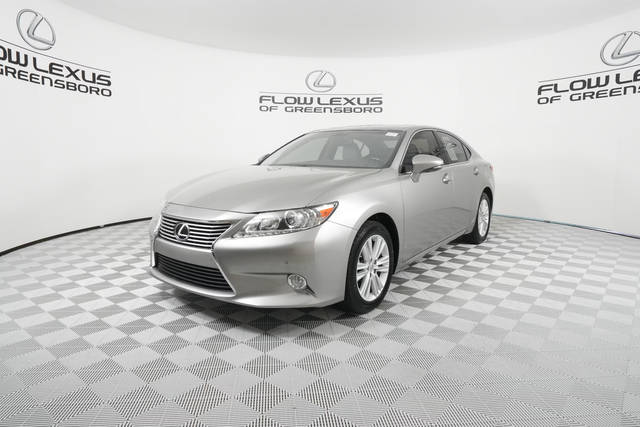 2015 Lexus ES  FWD photo