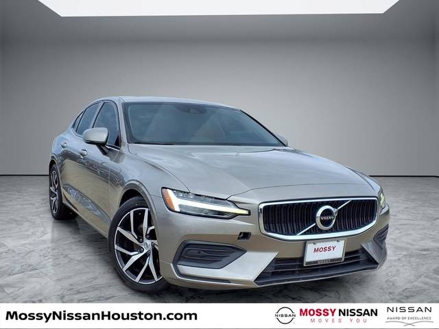 2020 Volvo S60 Momentum FWD photo