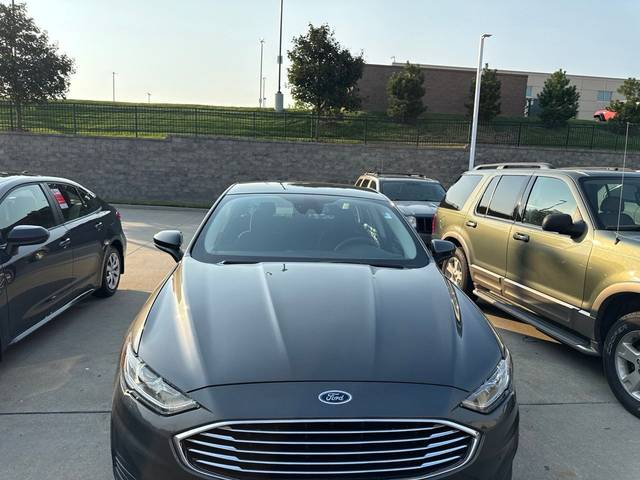 2020 Ford Fusion SE FWD photo